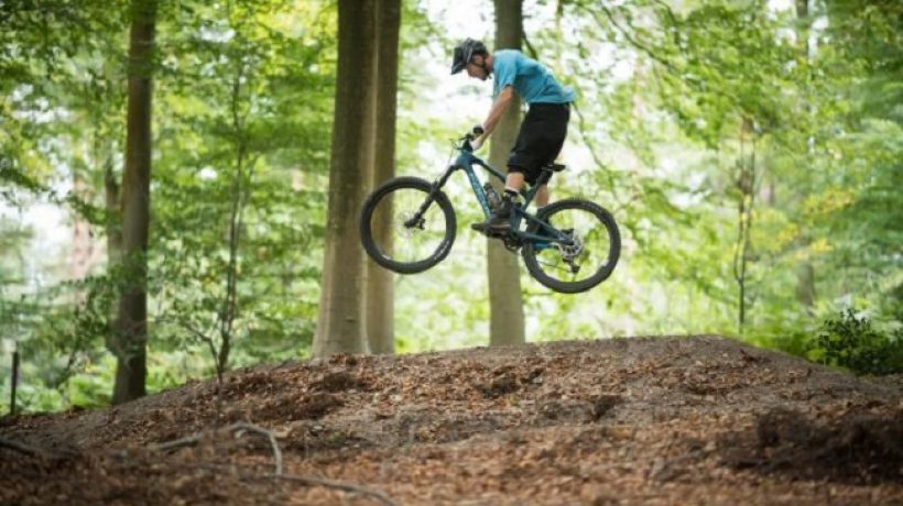 How to jump gaps on a mountain bike?