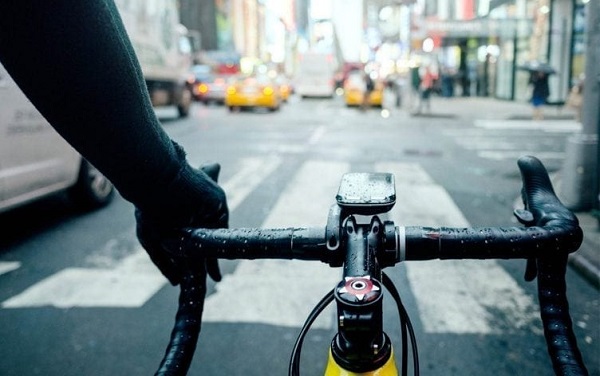 Tips for pedaling on rainy days